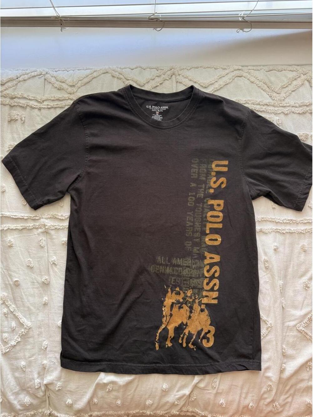 U.S. Polo Assn Brown Vertical Graphic T-Shirt Size M
